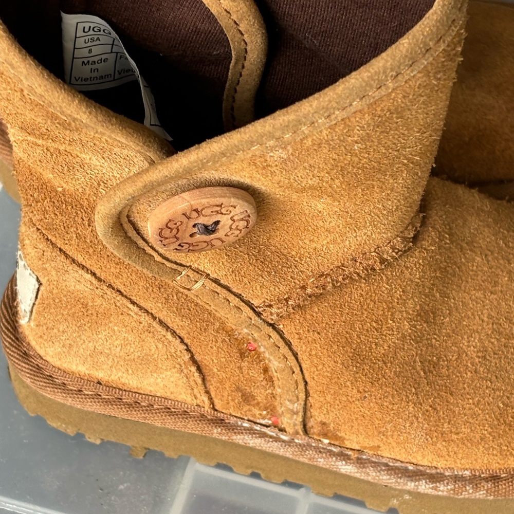 Ugg toddler size 8